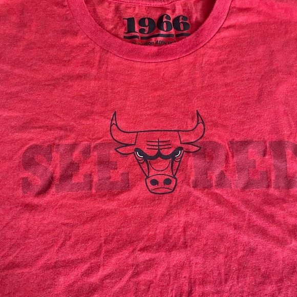 Red Men's T-Shirt Size L - Picture 3 of 7